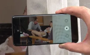 Người yêu của con trai gian díu với bố anh xã bị gã tiền bối khu phố phát hiện